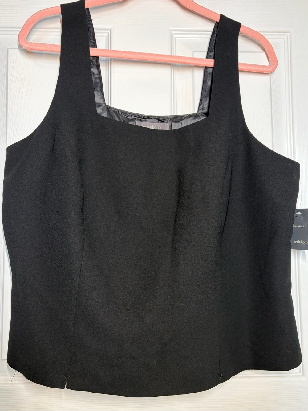 NWT! Liz Claiborne Black Sleeveless Shell Top